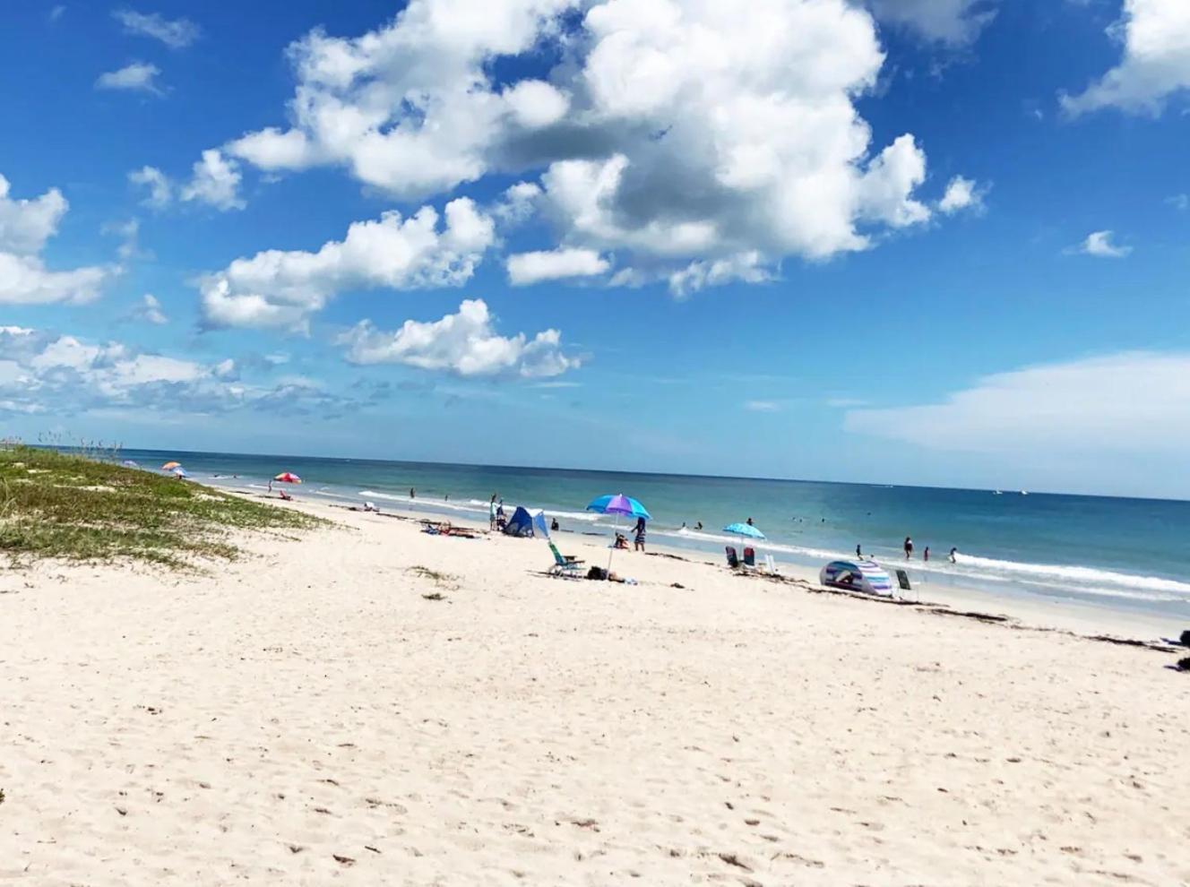 Sandy Shores - 2Br Beach Getaway And Surf Spot Fort Pierce Exterior photo