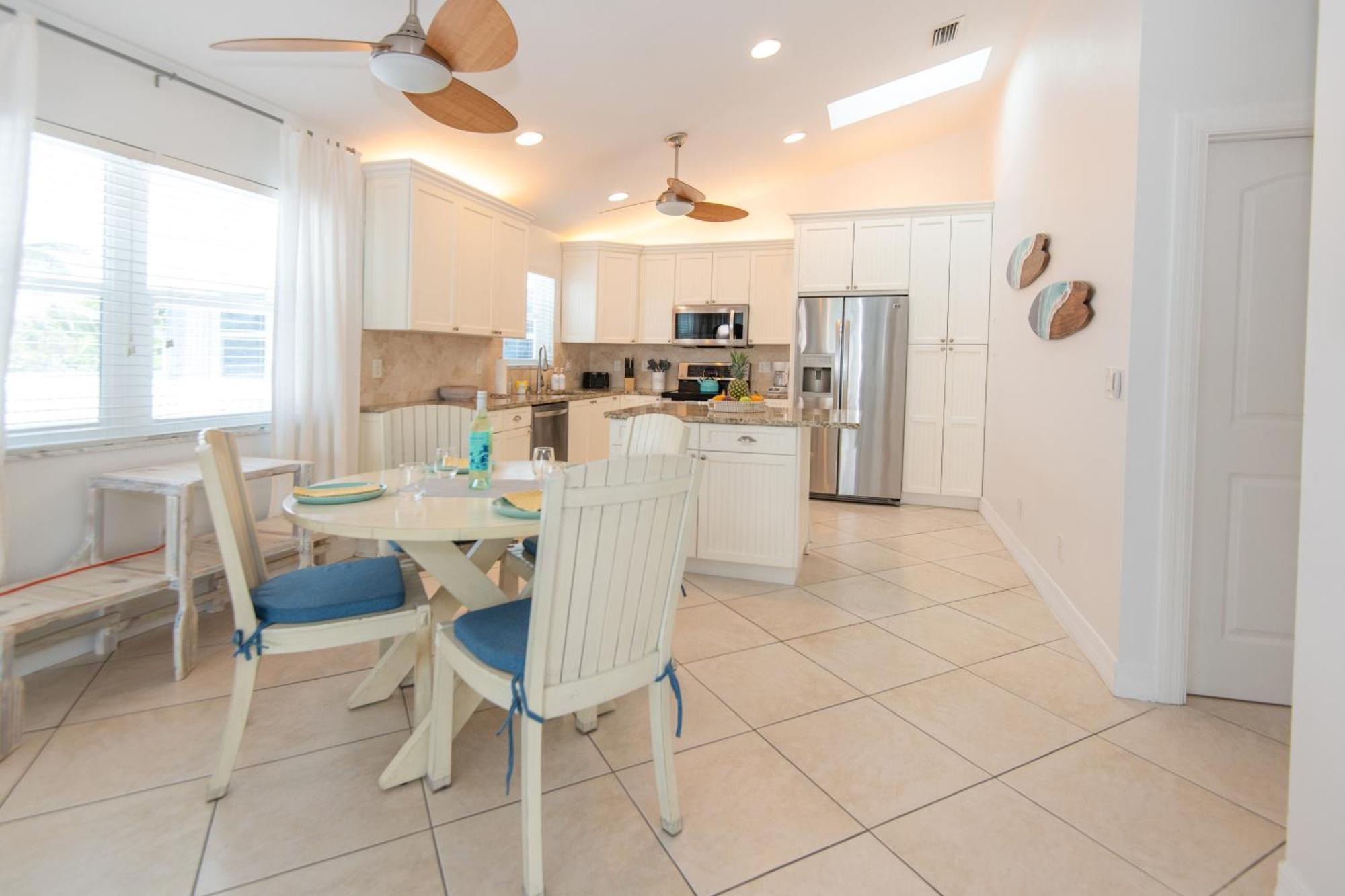 Sandy Shores - 2Br Beach Getaway And Surf Spot Fort Pierce Exterior photo