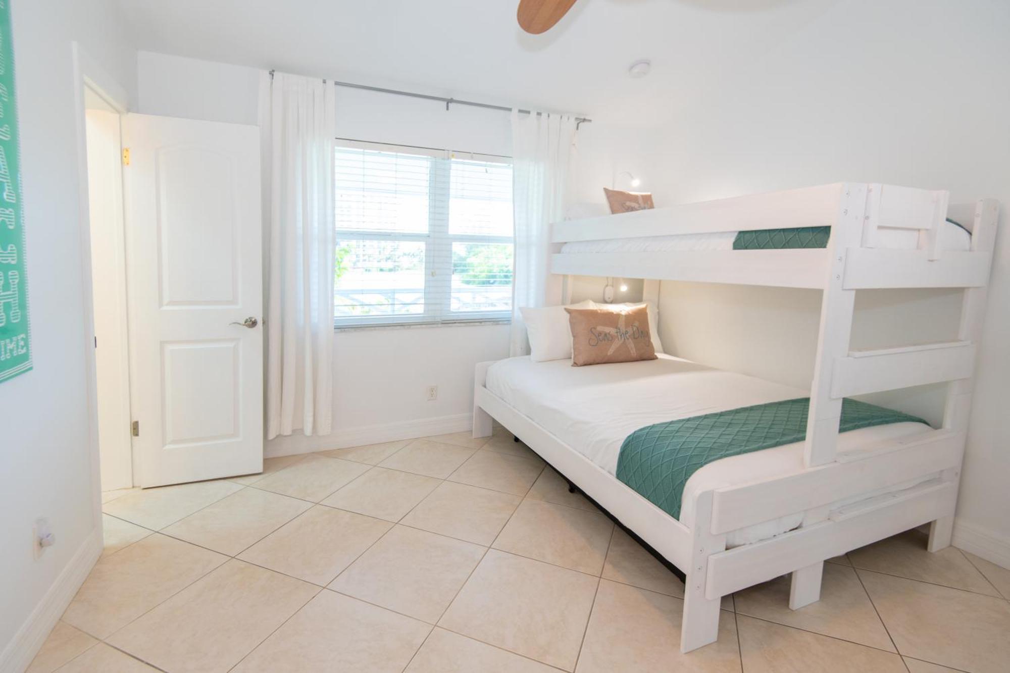 Sandy Shores - 2Br Beach Getaway And Surf Spot Fort Pierce Exterior photo